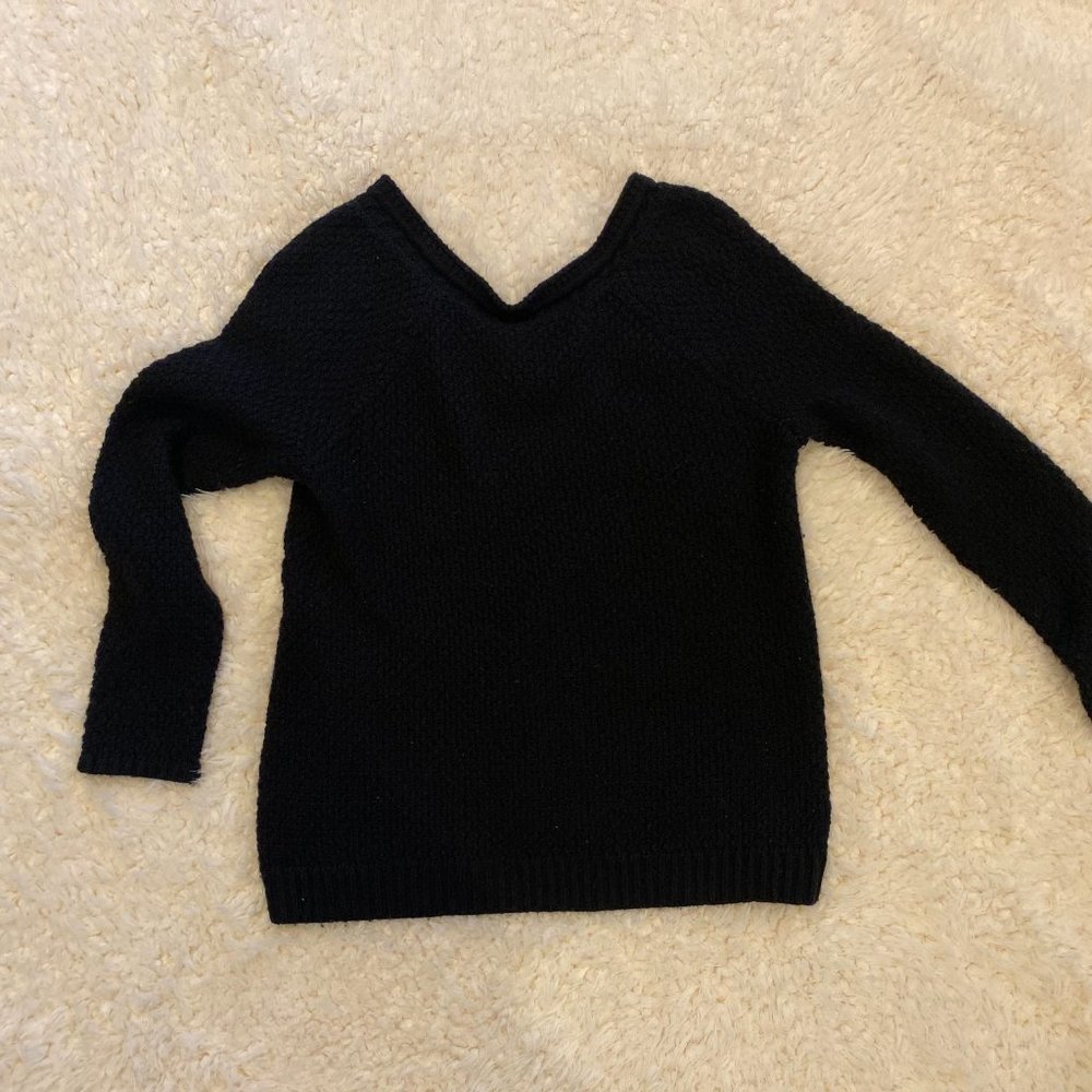 BLACK HALOGEN SWEATER WITH V BACK